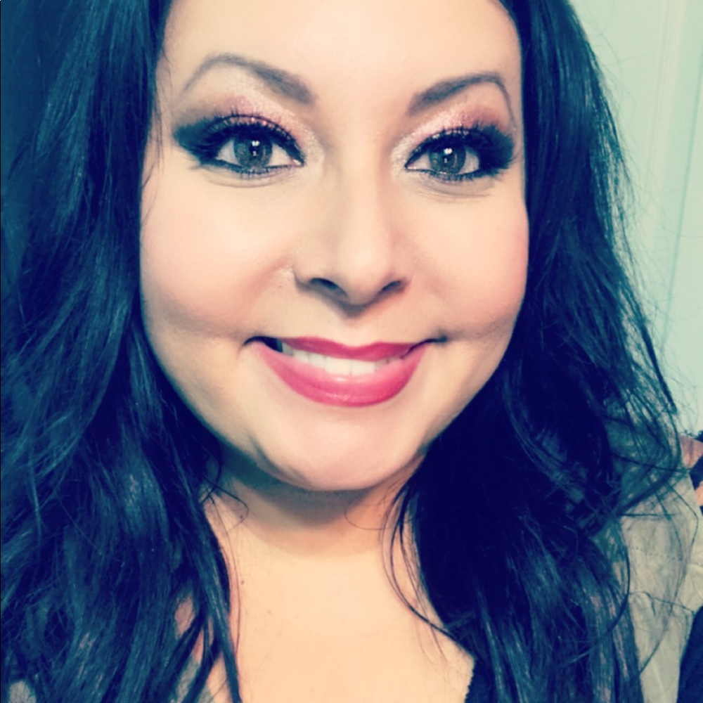 Meet your Posher, Victoria